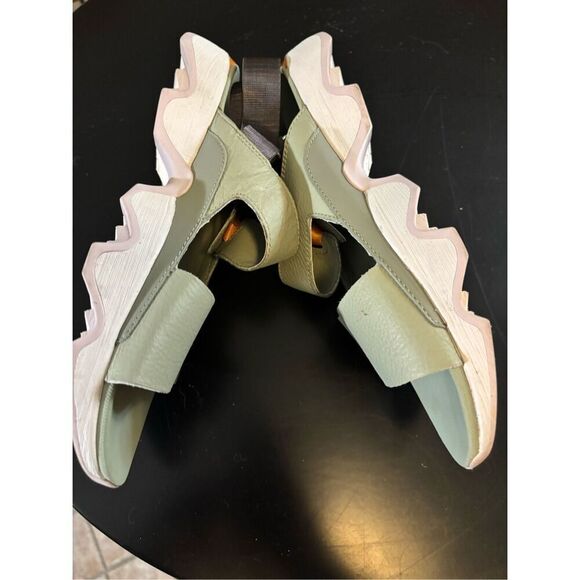 Sorel Sandals - Picture 5 of 5